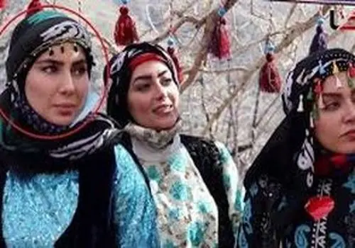 عکس مرجانِ نون خ، سوار بر تراموا در استانبول