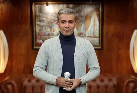  آریا عظیمی‌نژاد: لطفا به من جایزه ندهید! 