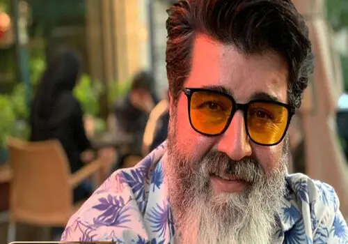 مهدی یغمایی به  سوگ پدر نشست+فیلم