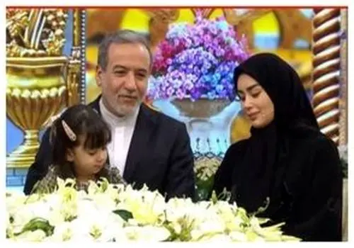 قاب توجه‌برانگیز عراقچی با همسر جوانش در یک مراسم زنانه