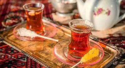 آیا نوشیدن چای داغ باعث بهبود عفونت معده می‌شود؟