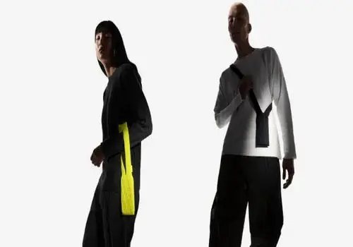 محصول جدید اپل: iPhone Pocket با قیمت ۲۳۰ دلار معرفی شد