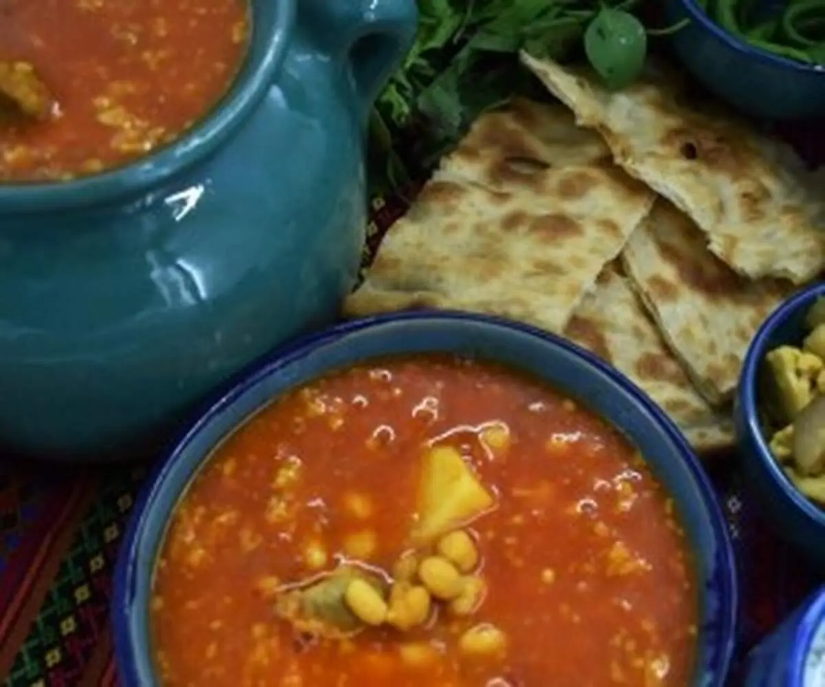 چه سبزی هایی را در آبگوشت می ریزند؟

