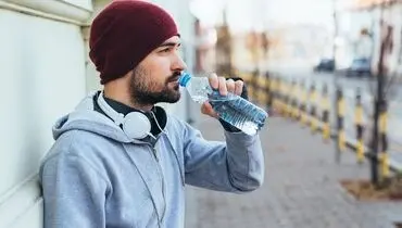 چرا بدن در سرما دچار کم‌آبی می‌شود و چگونه آن را کاهش دهیم

