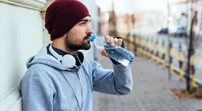 چرا بدن در سرما دچار کم‌آبی می‌شود و چگونه آن را کاهش دهیم

