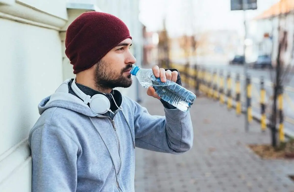 چرا بدن در سرما دچار کم‌آبی می‌شود و چگونه آن را کاهش دهیم

