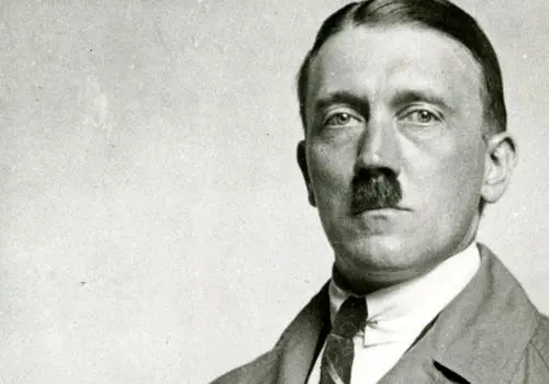  «هیتلر» به همراه رهبران نازی؛ سال 1301