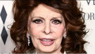 «سوفیا لورن» در کنار خانواده در جشن کریسمس در رم؛ سال 1333