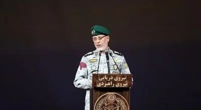 معاون ارتش: دشمن دنبال شکستن اتحاد ملت است، اما مردم ایران همواره پای انقلاب ایستاده‌اند