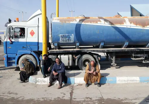 مقام طالبان به مهاجران: برگردید؛ جان‌تان در امان است

