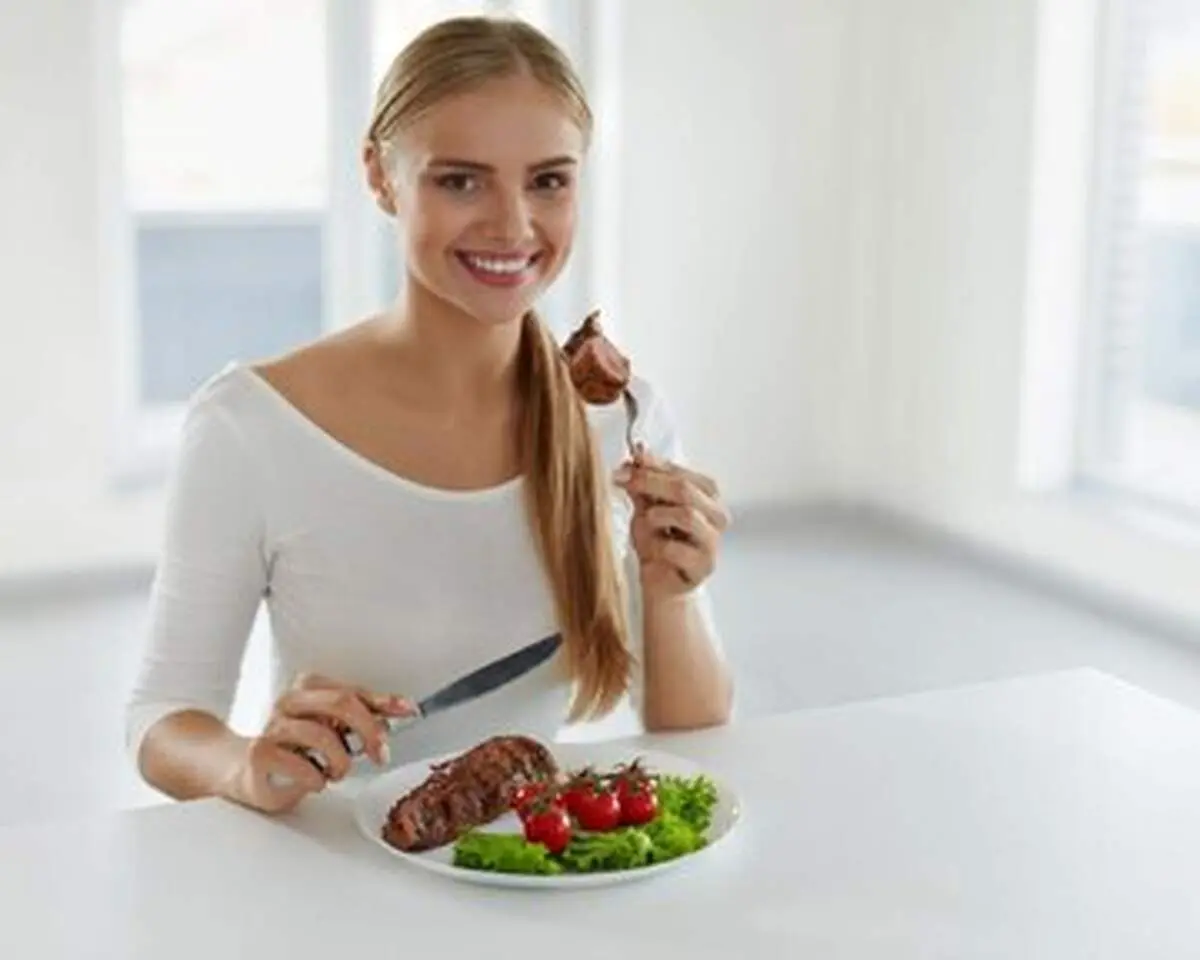 چرا با کم خوردن باز هم چاق می‌شویم؟
