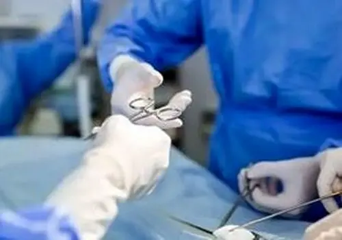 تصاویر تازه منتشر شده از اتاق عمل پزشک قلابی/ویدیو 