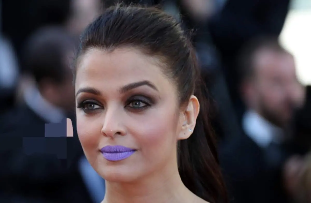 آیشواریا رای ۳۴ ساله با استایل خیره کننده در یک مراسم تجاری