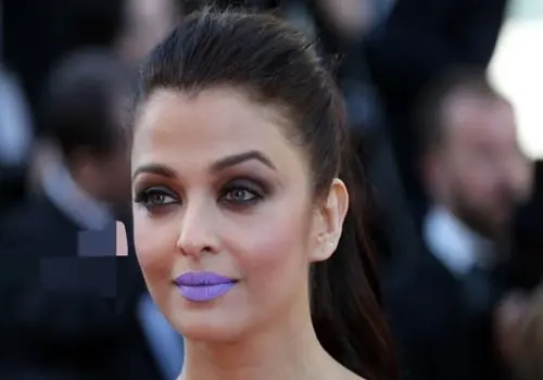 آیشواریا رای ۳۴ ساله با استایل خیره کننده در یک مراسم تجاری