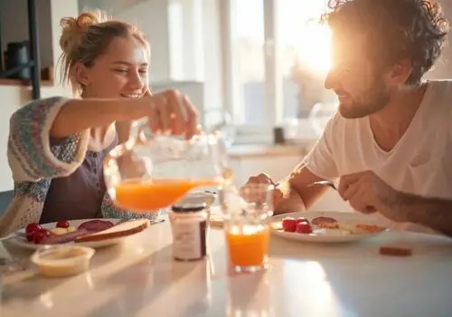 این مواد غذایی را صبح ها بخورید تا زانوی غم بغل نگیرید