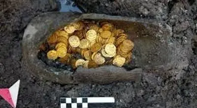 گنج «قلّک‌های باستانی» با 40 هزار سکۀ رومی از زیر خاک بیرون آمد + عکس
