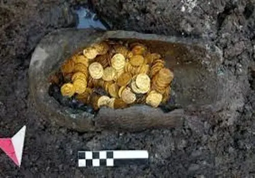 گنج «قلّک‌های باستانی» با 40 هزار سکۀ رومی از زیر خاک بیرون آمد + عکس
