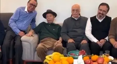 آوازخوانی علی نصیریان در یک شب‌نشینی/ویدیو 