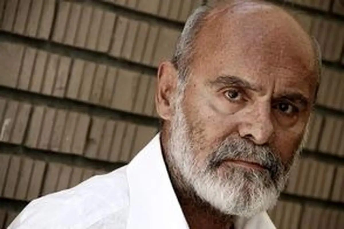 تیپ و استایل جالب جمشید هاشم‌پور در سن ۸۱سالگی