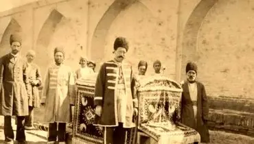 قاب تاریخی از تشییع جنازۀ ناصرالدین شاه قاجار