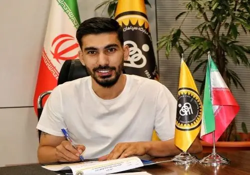 عکس جدید رضا شکاری بازیکن پرسپولیس با آسو همسر حذاب روسی اش