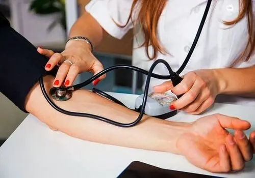 اولویت شمایید! چگونه در هیاهوی زندگی، مهربان‌ترین دوست خود باشیم؟