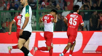 انتقاد به حضور اوسما در پرسپولیس؛ هاشمیان نباید کنار می‌رفت