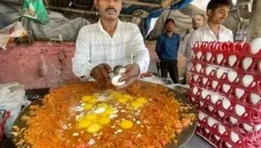 ویدئو باورنکردنی از یک آشپز خیابانی در هند!/