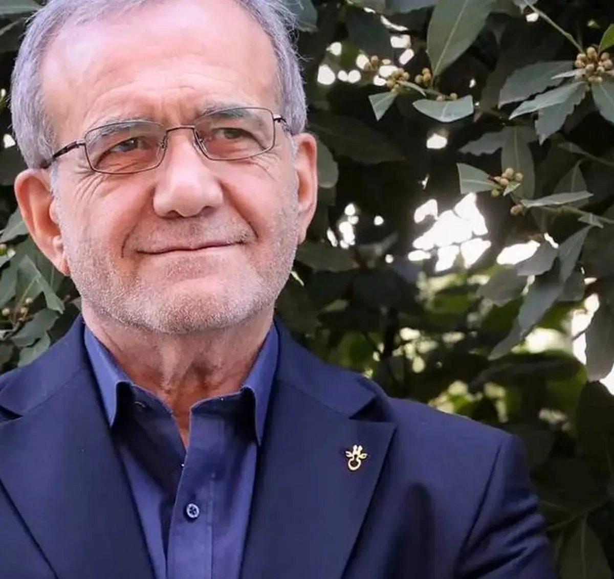 کت نوروزی خاص رئیسجمهور پزشکیان با نام مولا علی