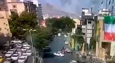 امدادرسانی اورژانس و آتش نشانی پس از اصابت موشک به میدان تجریش + فیلم