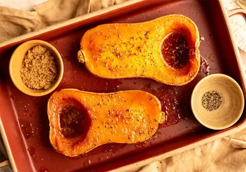 دسر پنیر و توت فرنگی با ژله
