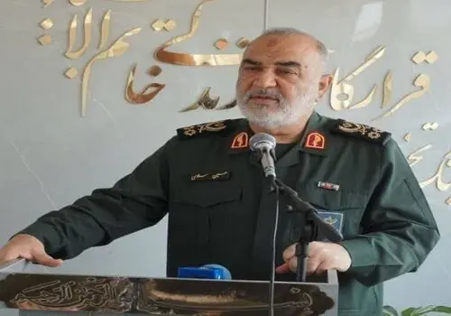 تصویری از پیکر سردار سلامی در معراج شهدا