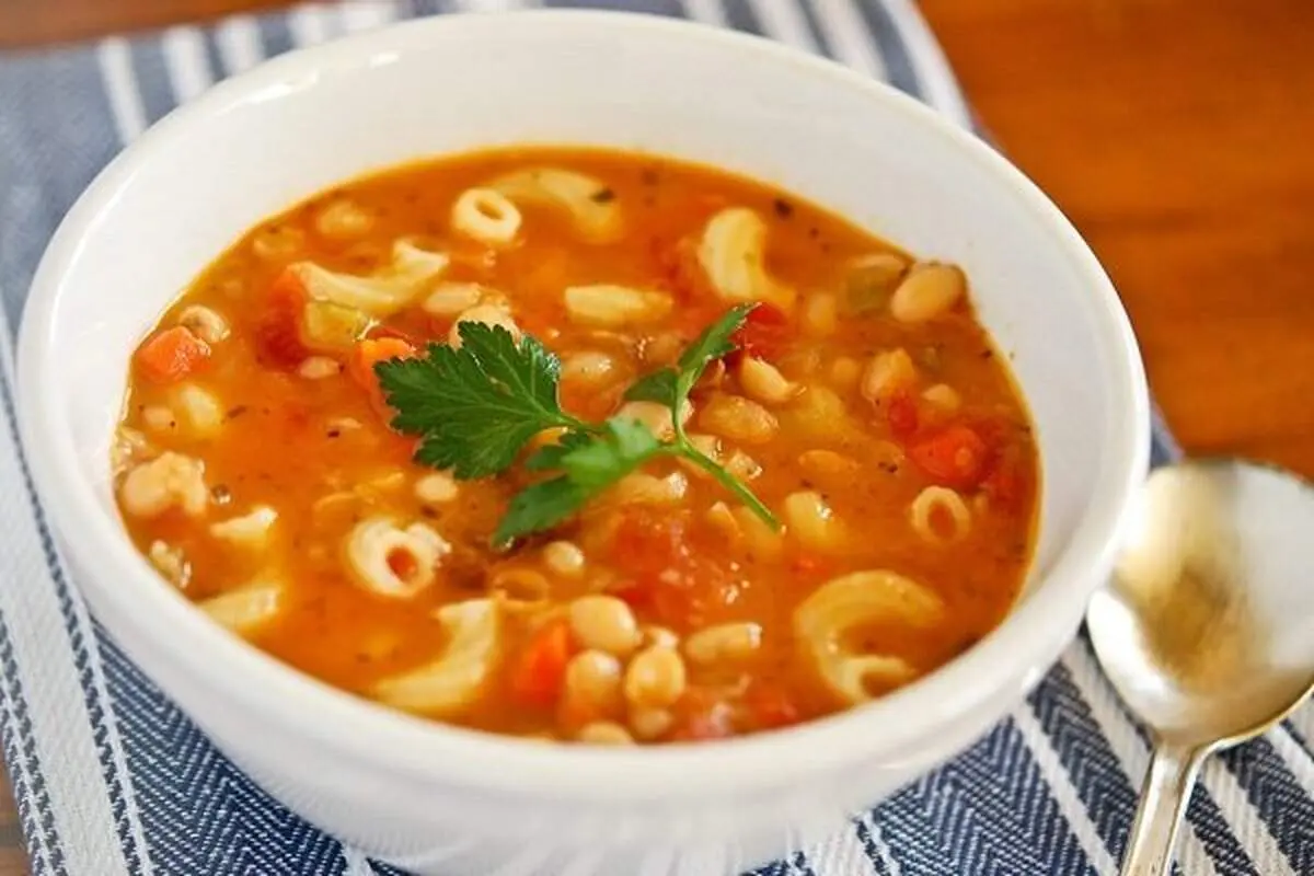 طرز تهیه سوپ ماکارانی مخصوص پاییز

