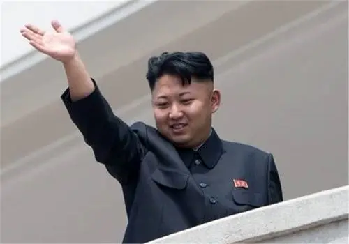 شلوار عجیب رهبر کره‌شمالی در یک مراسم رسمی+عکس