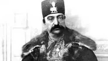 تصویری از نوه ناصرالدین شاه در حال نواختن پیانو