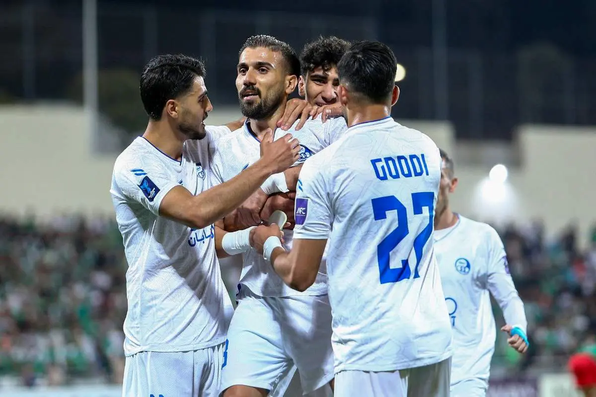 پای خانواده مهران احمدی به گل استقلال باز شد!