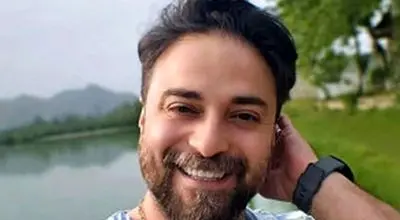 هم‌خوانی احساسیِ بابک جهانبخش با پسرش آرتا در جاده/ویدیو 