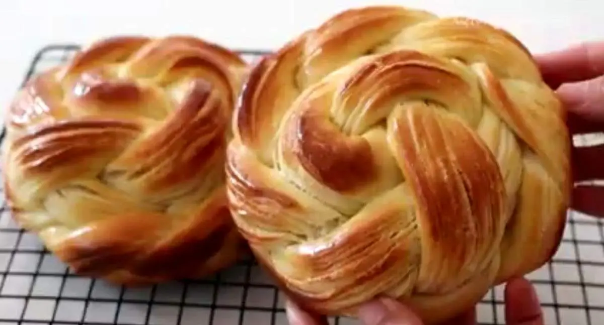 طرز تهیه نان کره ای پف کرده فقط با ۶ قلم مواد + فیلم / دستور پخت نان کره ای پف کرده با مواد ساده