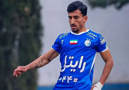 مدال قهرمانی استقلال بر گردن داور، سوژه ملوانی‌ها شد