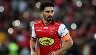 حضور کاپیتان پرسپولیس در مراسم عاشورای حسینی/ویدیو 