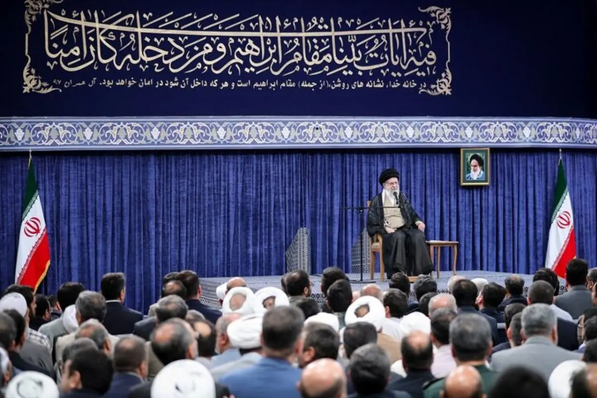 رهبر انقلاب: حج تنها فریضه با شکل، ظاهر و ترکیب صد در صد سیاسی است