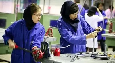 «امنیت شغلی» زیر تیغ سودجویی/ زنان به راحتی آب خوردن اخراج می‌شوند!