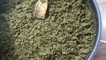 ترفندهای از بین بردن تلخی سبزی سرخ‌شده؛ راز خوشمزه شدن قورمه‌سبزی و خورشت‌ها