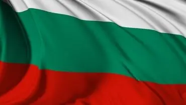 دور افتحار دختر جنجالی ایرانی با پرچم بلغارستان+عکس