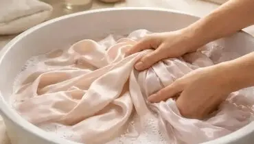 روش‌های اصولی شستشوی ملحفه ابریشمی در منزل

