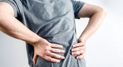 آیا کمردرد می‌تواند نشانه سرطان ستون فقرات باشد؟
