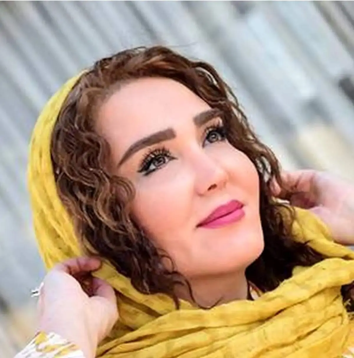 «زهره فکور صبور» در 33 سالگی و در حرم امام رضا؛ سال 1400