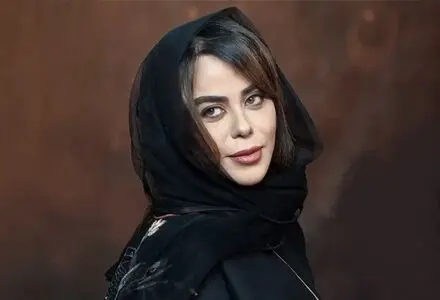 صحبت های عجیب خانم بازیگر: من مادرم رو کنار خودم همه جا حس می‌کنم/ویدیو 
