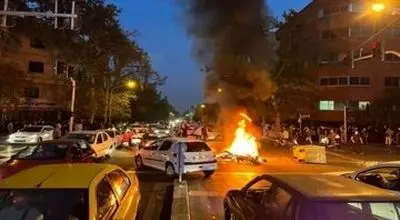 چه کسانی سلاح و مهمات را وارد کشور کردند و در اختیار اغتشاشگران قرار دادند؟

