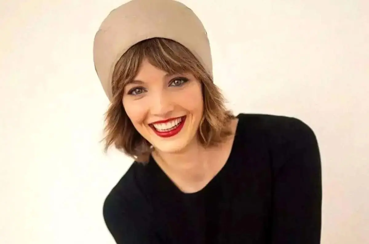 تلفیق سادگی و اصالت: نگاهی به استایل زمستانی مهسا حجازی در سریال تاسیان!